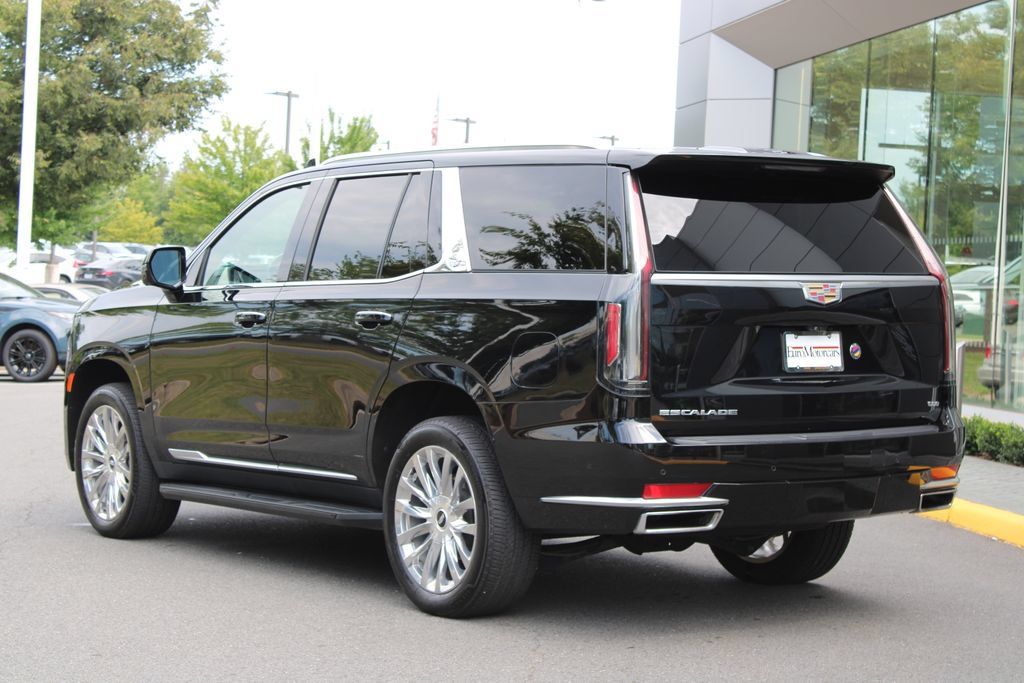 Used 2021 Cadillac Escalade Premium Luxury AWD/4WD image 5