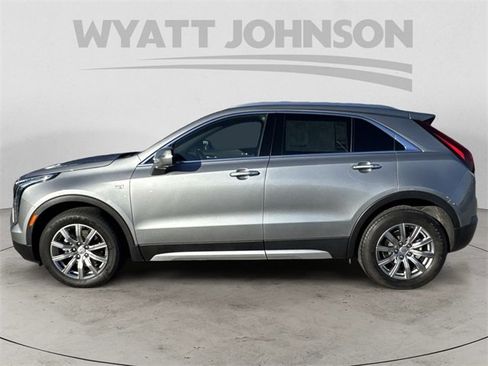 Used 2023 Cadillac XT4 Premium Luxury image 2