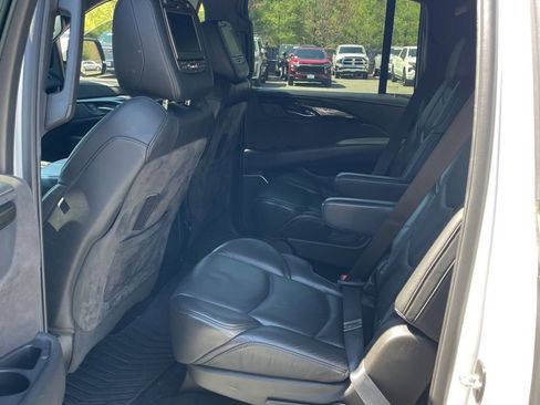 Used 2018 Cadillac Escalade ESV Platinum image 18