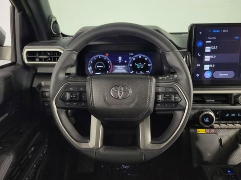 Used 2025 Toyota 4Runner Limited image 21