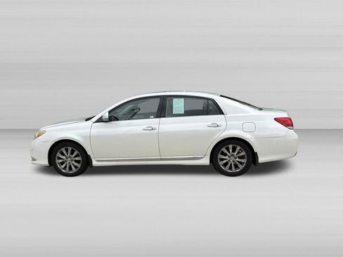 Used 2011 Toyota Avalon Limited FWD image 9