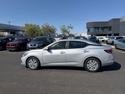 Used 2023 Nissan Sentra S image 9