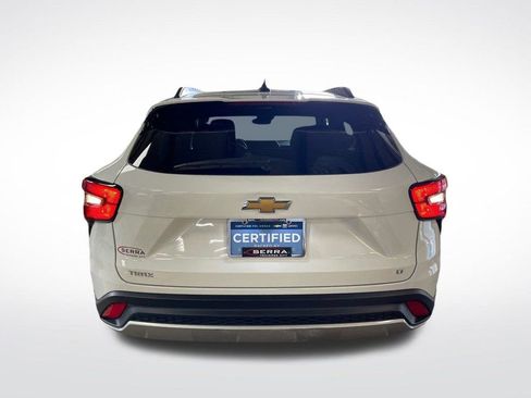 Certified 2024 Chevrolet Trax LT w/ Sunroof Package image 7