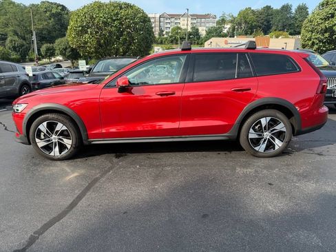 Used 2024 Volvo V60 B5 Cross Country Plus AWD/4WD image 3