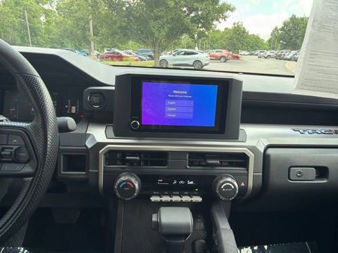 Used 2025 Toyota Tacoma SR5 AWD/4WD image 14