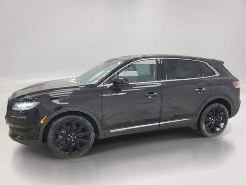Used 2021 Lincoln Nautilus Reserve w/ Monochromatic Package image 4