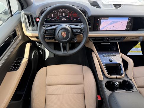 New 2026 Porsche Cayenne image 18