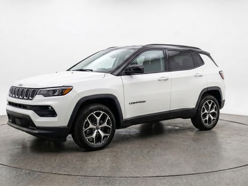 Used 2025 Jeep Compass Limited AWD/4WD image 3