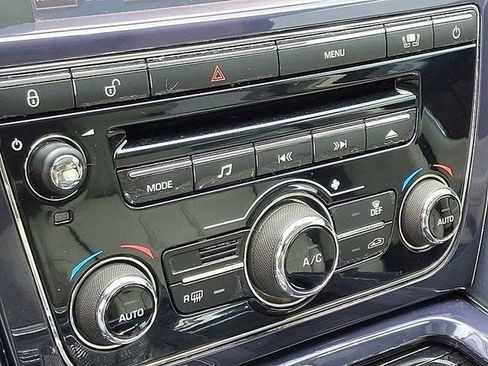 Used 2011 Jaguar XJ image 16