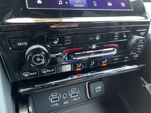 New 2025 Jeep Grand Cherokee L Altitude image 33