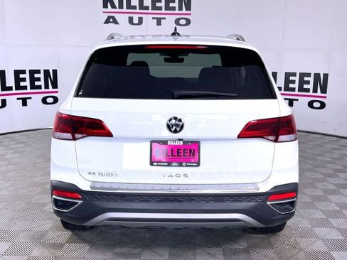 Used 2024 Volkswagen Taos SE image 6