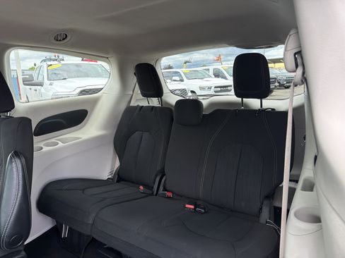 Used 2023 Chrysler Voyager LX FWD image 12