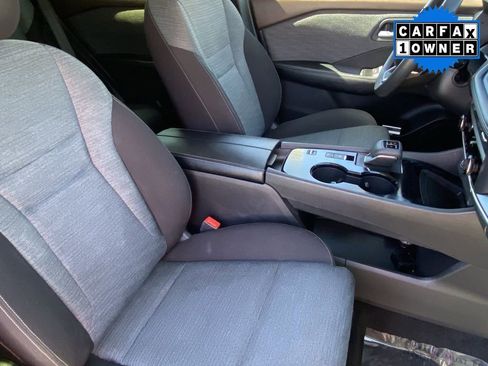 Used 2023 Nissan Rogue SV image 15