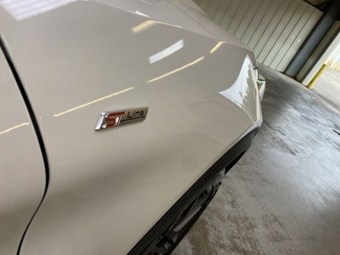 Used 2025 Ford Explorer ST-Line w/ Premium Package image 15