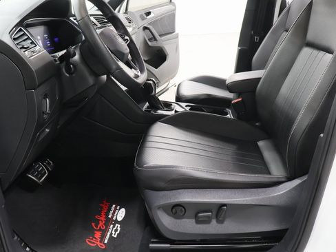 Used 2022 Volkswagen Tiguan SE R-Line image 21
