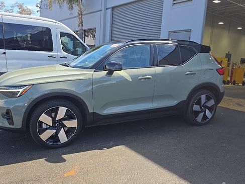 Used 2023 Volvo XC40 Recharge Ultimate AWD/4WD image 4