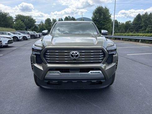 Certified 2025 Toyota Tacoma Limited AWD/4WD image 2