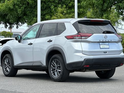 Certified 2024 Nissan Rogue S FWD image 6