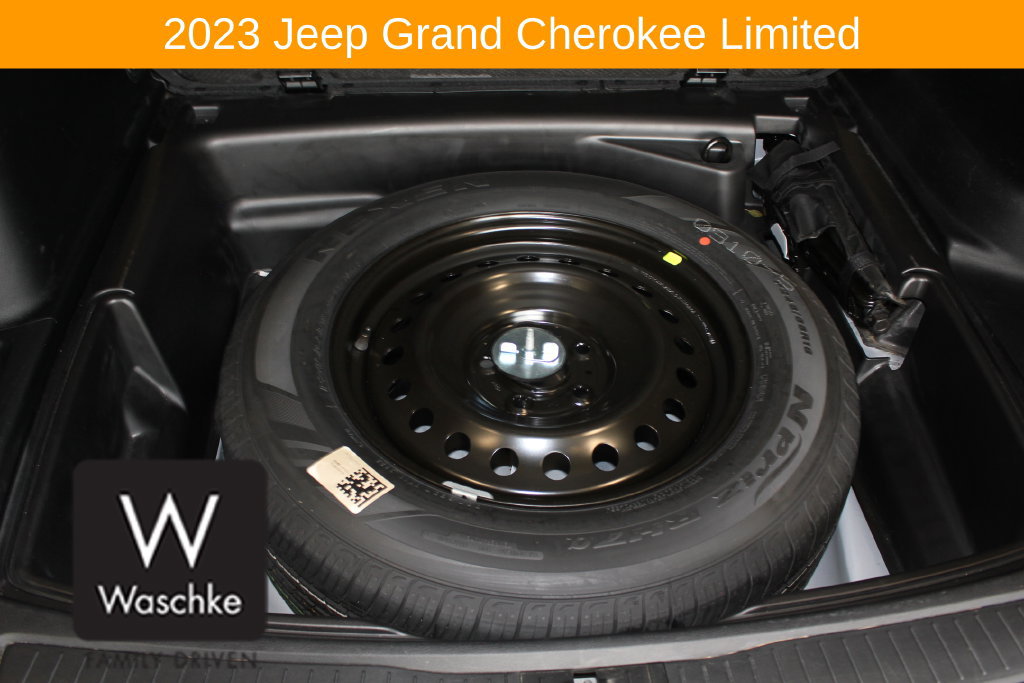 Used 2023 Jeep Grand Cherokee Limited w/ Trailer Tow Prep Group (B) AWD/4WD image 23