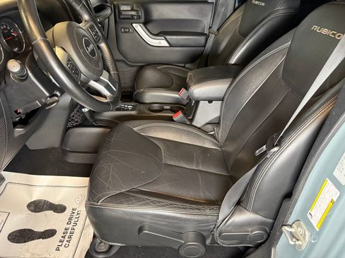 Used 2015 Jeep Wrangler Unlimited Rubicon AWD/4WD image 20