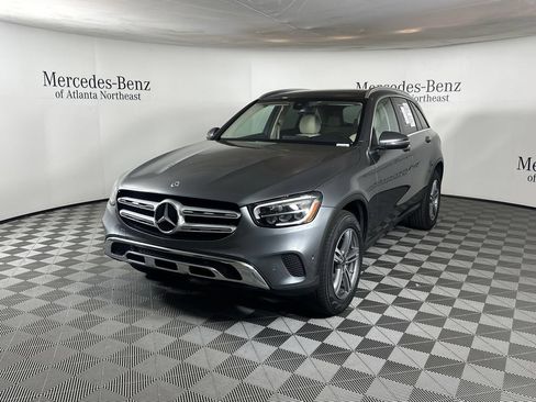 Used 2021 Mercedes-Benz GLC 300 image 3