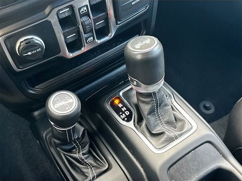 Used 2023 Jeep Wrangler Unlimited Sahara w/ Cold Weather Group image 18