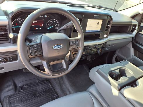 Used 2025 Ford F250 XL w/ XL Chrome Package AWD/4WD image 2