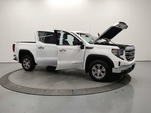 Used 2025 GMC Sierra 1500 SLT AWD/4WD image 10