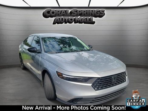 Used 2025 Honda Accord SE image 1