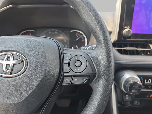 Used 2024 Toyota RAV4 XLE FWD image 22