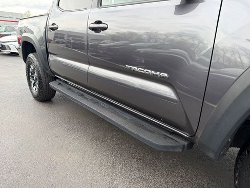 Certified 2023 Toyota Tacoma TRD Off-Road AWD/4WD image 4