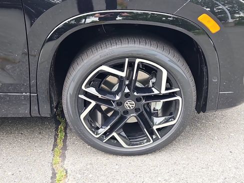New 2026 Volkswagen Tiguan SEL R-Line AWD/4WD image 4