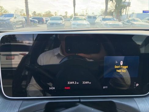 Used 2025 Mercedes-Benz C 300 Sedan image 10