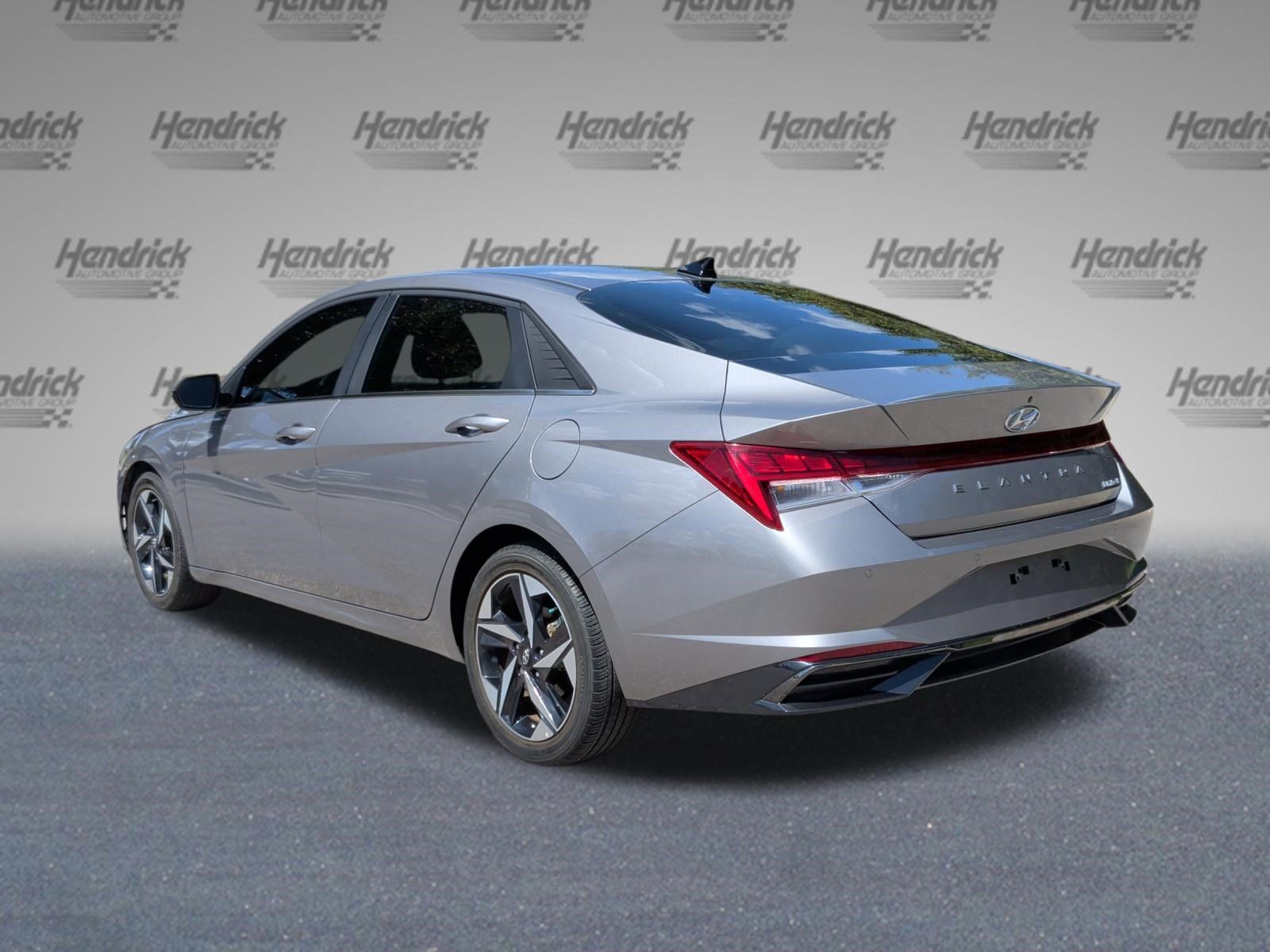 Used 2022 Hyundai Elantra Limited FWD image 9