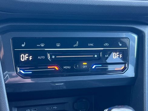 Used 2022 Volkswagen Tiguan SE image 21