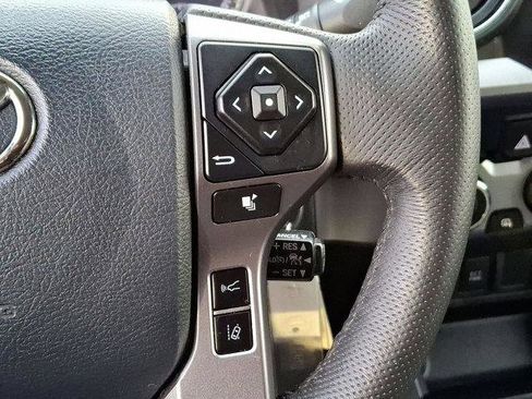 Certified 2020 Toyota Tacoma SR5 image 20