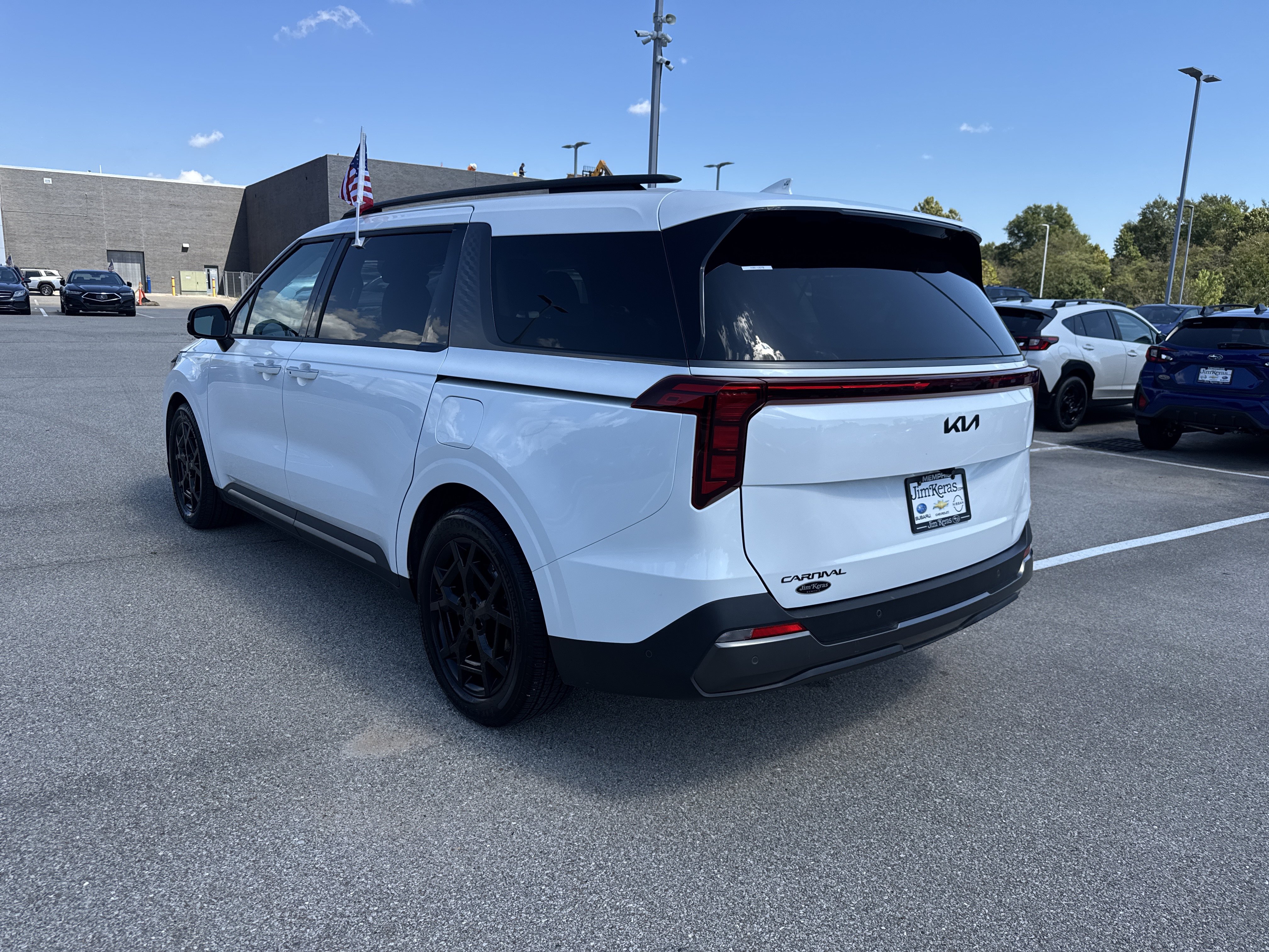 Used 2025 Kia Carnival SX FWD image 5