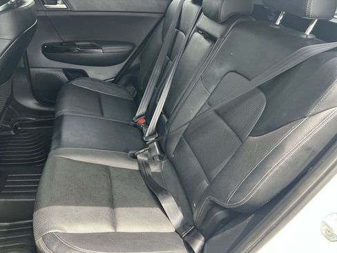 Used 2022 Kia Sportage EX w/ EX Technology Package FWD image 40