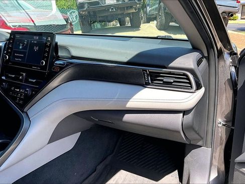 Used 2023 Toyota Camry XSE FWD image 16