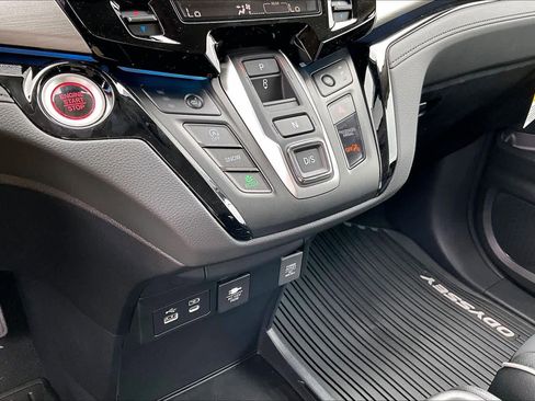 New 2026 Honda Odyssey Touring image 20