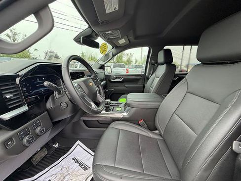 Used 2023 Chevrolet Silverado 1500 LTZ w/ Z71 Off-Road Package AWD/4WD image 34