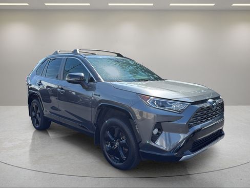 Used 2021 Toyota RAV4 XSE AWD/4WD image 4