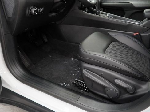 New 2026 Jeep Compass Latitude image 28