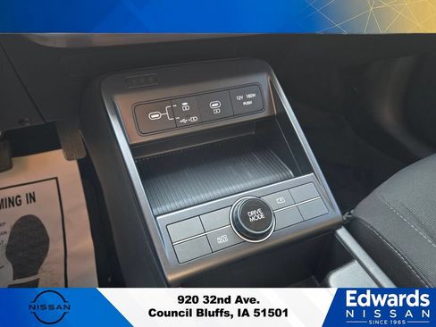 Used 2025 Hyundai Kona SEL FWD image 25