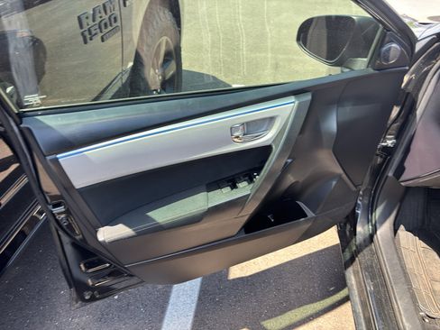 Used 2016 Toyota Corolla LE FWD image 5