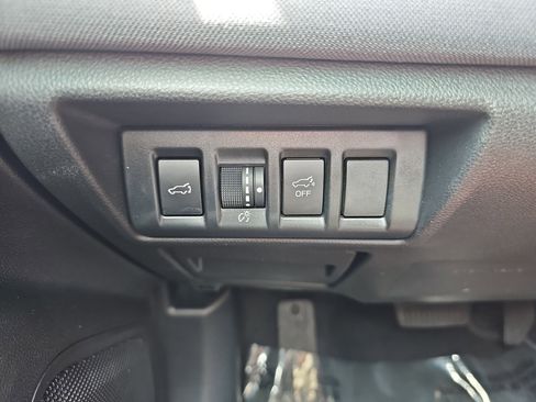 Used 2023 Subaru Outback Premium AWD/4WD image 27