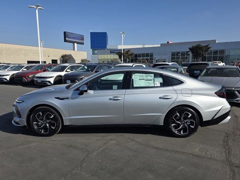 New 2025 Hyundai Sonata SEL image 11