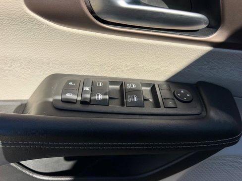 Used 2022 Chrysler Voyager LX FWD image 20