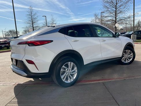 Used 2025 Buick Envista Preferred image 6