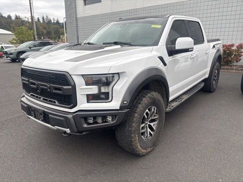 Used 2018 Ford F150 Raptor w/ Equipment Group 802A Luxury image 4